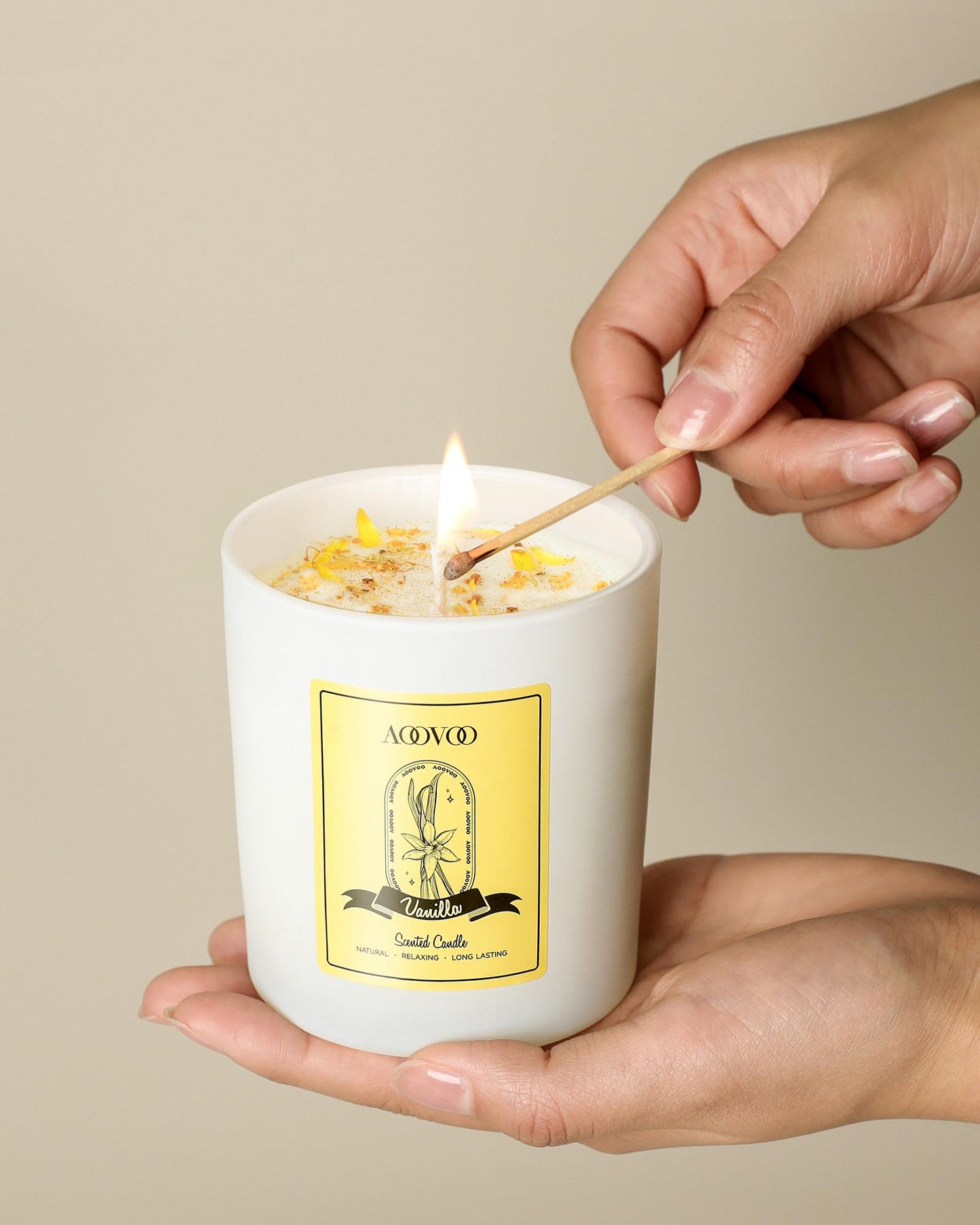 AOOVOO Vanilla Scented Candles for Women - Aromatherapy Candle with Crystals Inside, 10oz Soy Candles for Home Scented, Birthday Gifts Mothers Day Candle for Women Mom