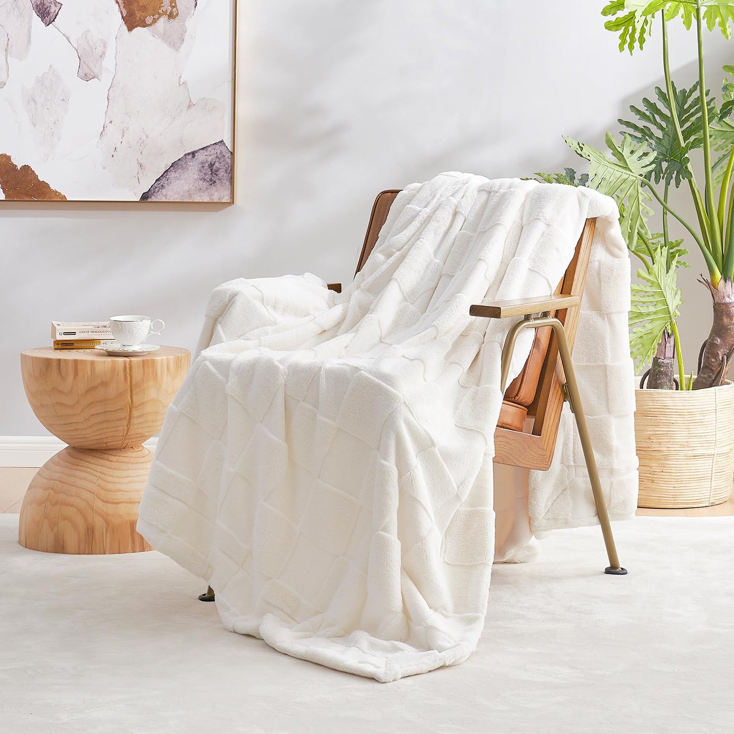 Cozy Bliss Checkered White Faux Rabbit Fur Throw Blanket, Soft Fuzzy Fluffy Minky Cream Furry Blankets for Couch, Bed (50 * 60 Inches Ivory)