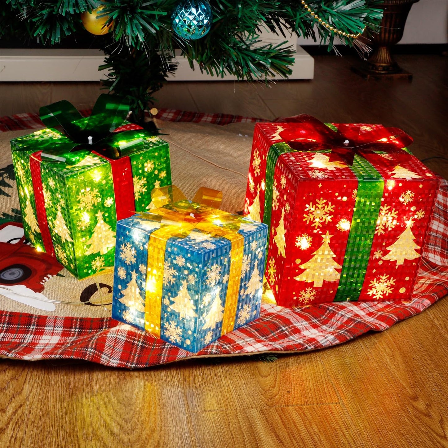 GUOOU Set of 3 Lighted Gift Boxes Christmas Decorations, 60 LED Lighted Snowflake Christmas Tree Present Boxes, Christmas Home Gift Box Decorations