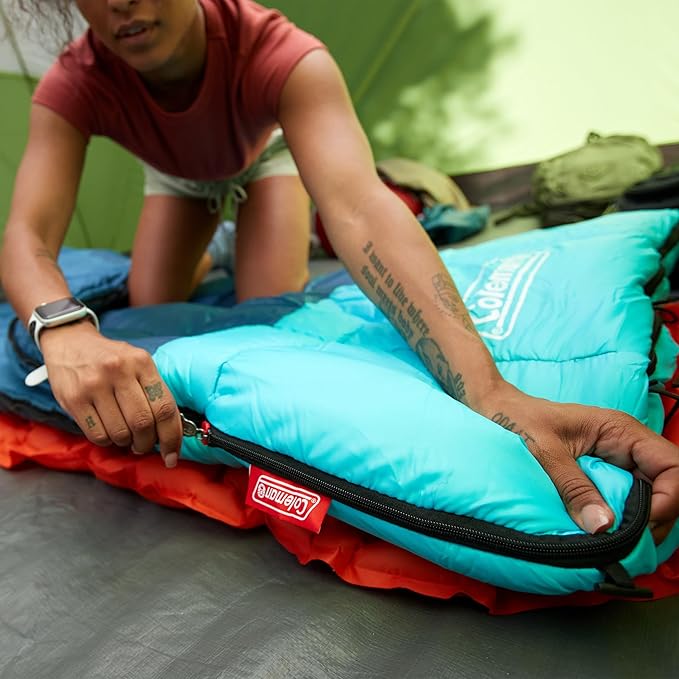 Coleman Kompact Cool-Weather Sleeping Bag, 20°F/30°F/40°F Adult Sleeping Bag with Heat Retention, Stuff Sack, & Snag-Free Zipper