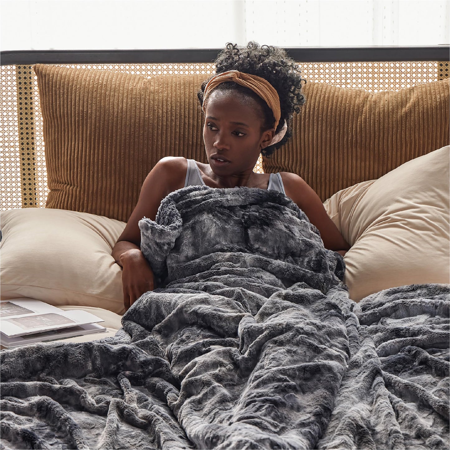 Bedsure Sherpa Fluffy Blanket Queen Size for Bed - Fleece Soft and Cozy Throw for Women, Plush & Fuzzy Faux Fur Blanket for Couch, Sofa and Decor, Tie Dye Design, Grey, 90x90 Inches