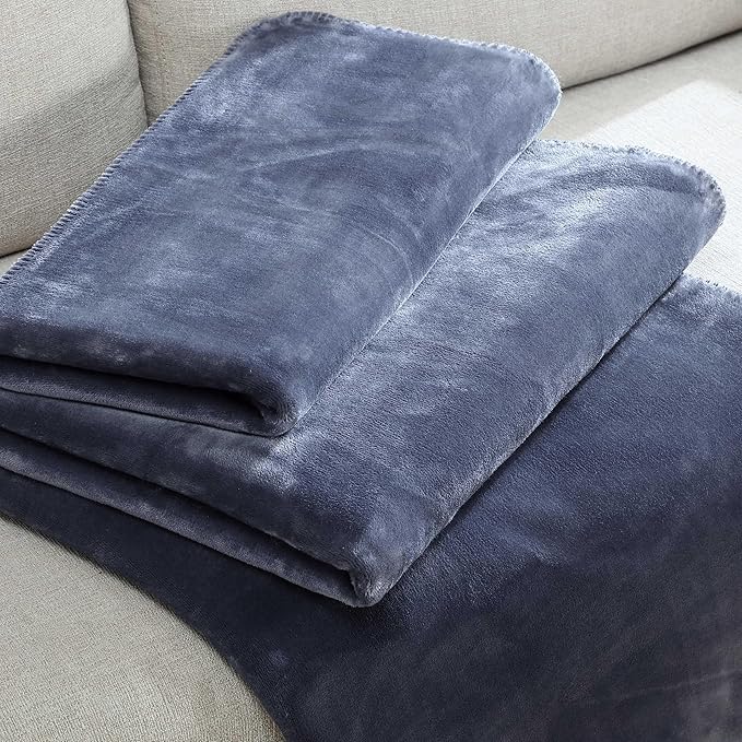 Calvin Klein - Twin Blanket, Super Soft Plush Bedding, Luxury Bed Blanket, Oeko-Tex Certified (Modern Reversible Solid Blue, Twin)